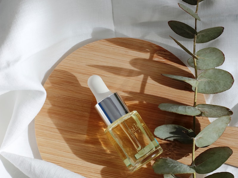 2021 Huda Beauty Naughty Nude Lidschatten Palette Burgund Nu